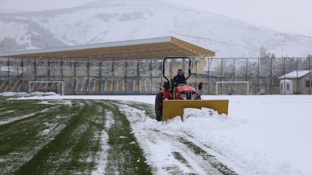 Ordu ve Bayburt'un yüksek kesimlerinde karla mücadele sürüyor