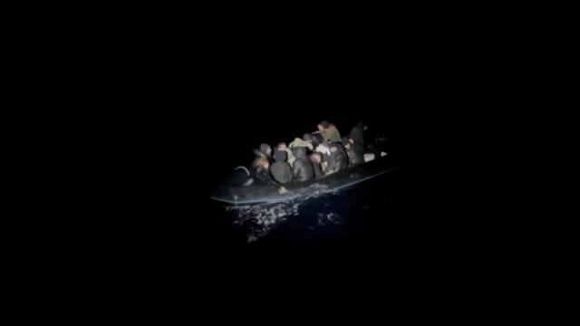 İzmir'de 13 düzensiz göçmen yakalandı